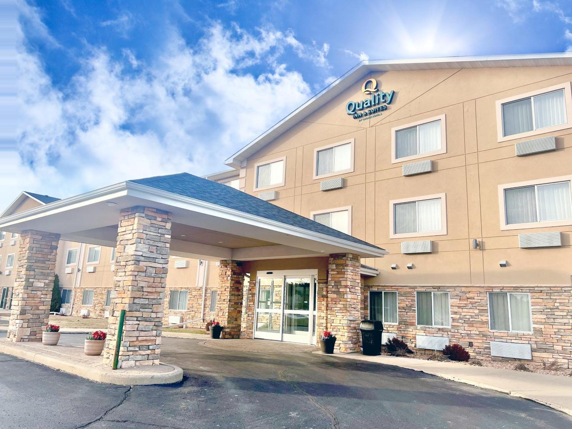 Quality Inn & Suites Wisconsin Dells Downtown - Waterparks Area Экстерьер фото